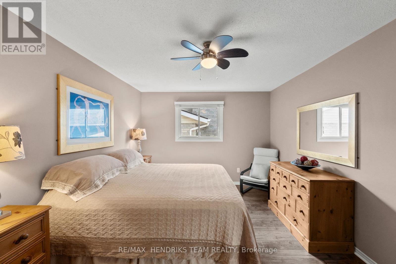 12 Stonebridge Gate, St. Catharines (Grapeview), ON