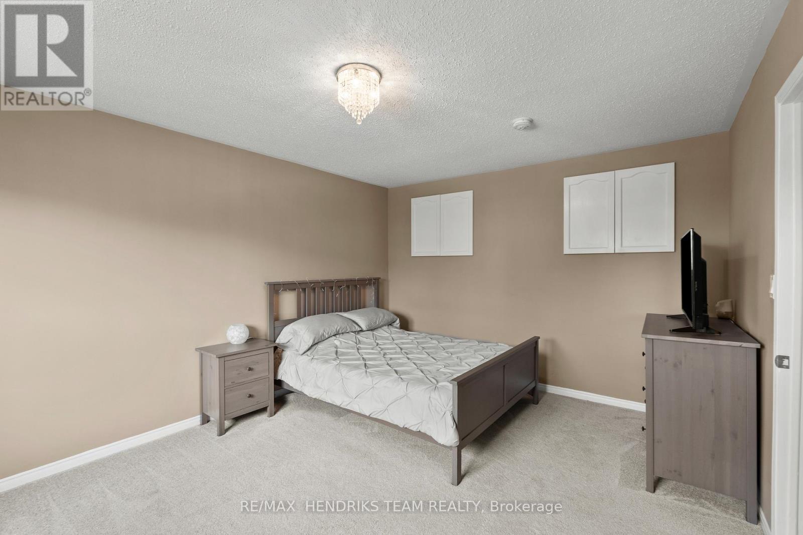 12 Stonebridge Gate, St. Catharines (Grapeview), ON