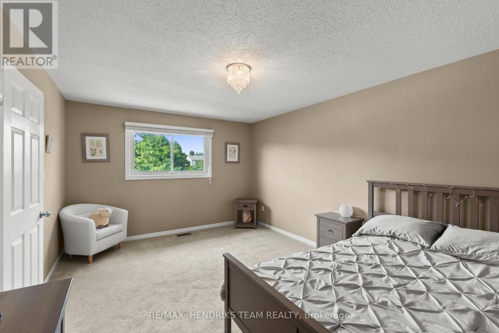 12 Stonebridge Gate, St. Catharines (Grapeview), ON
