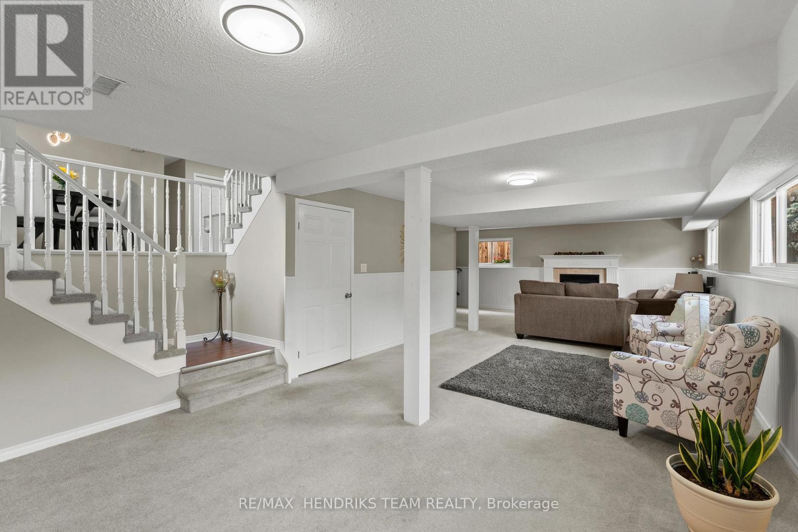12 Stonebridge Gate, St. Catharines (Grapeview), ON