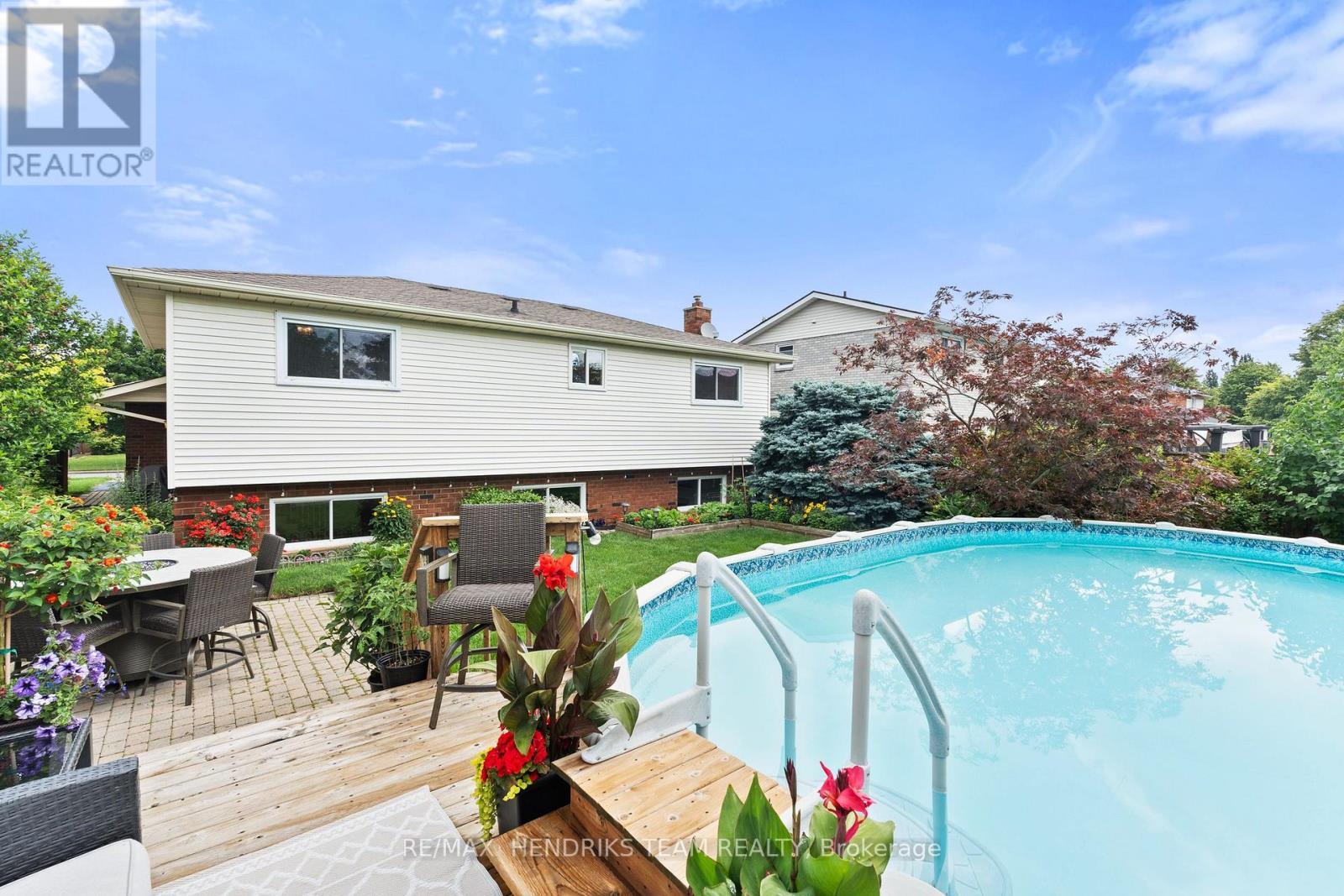 12 Stonebridge Gate, St. Catharines (Grapeview), ON