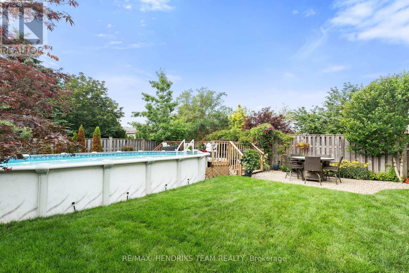 12 Stonebridge Gate, St. Catharines (Grapeview), ON
