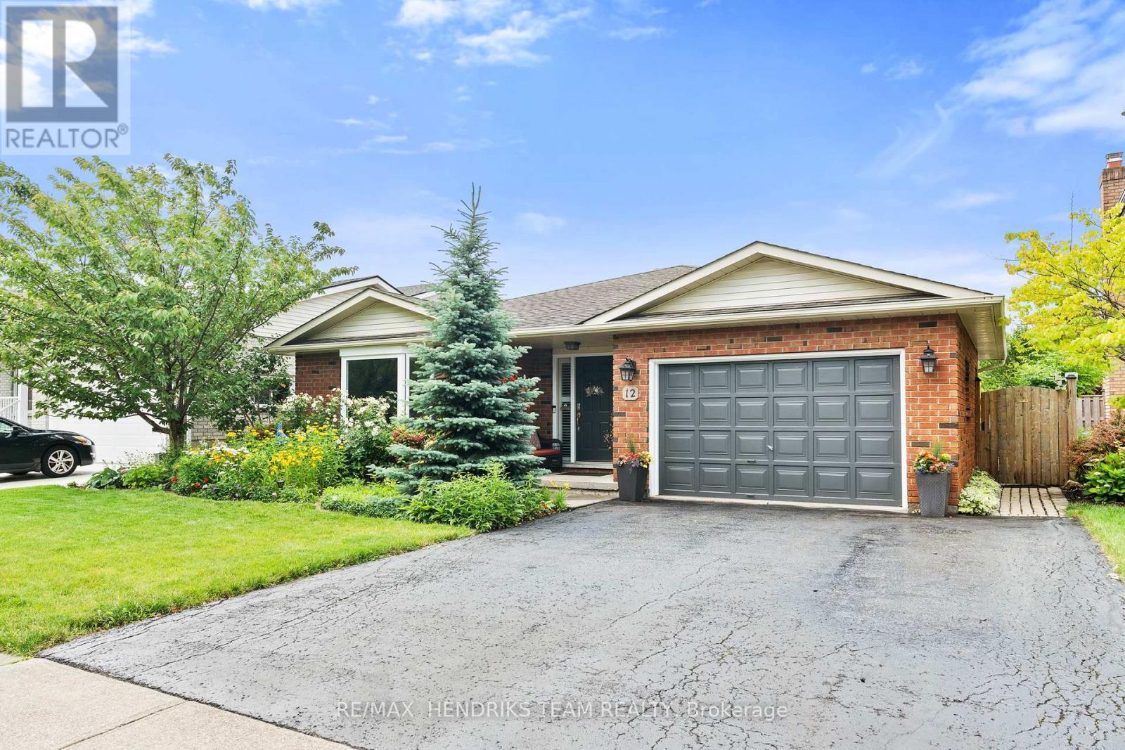 12 Stonebridge Gate, St. Catharines (Grapeview), ON
