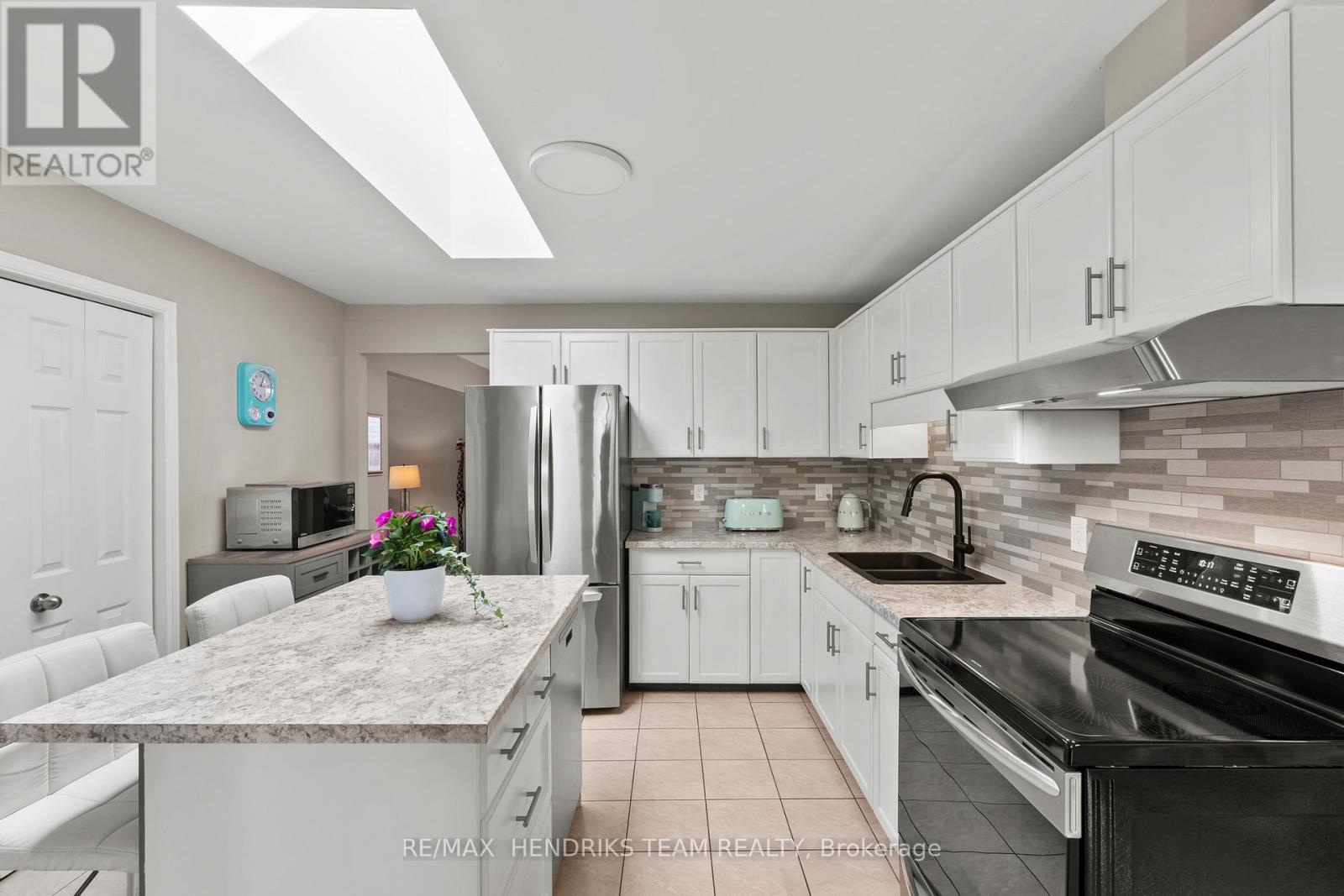 12 Stonebridge Gate, St. Catharines (Grapeview), ON