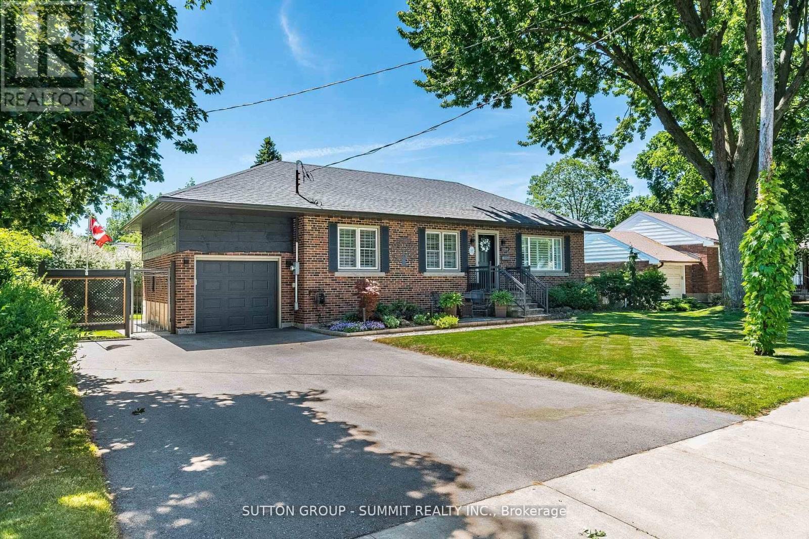 2084 Edinburgh Drive, Burlington, ON