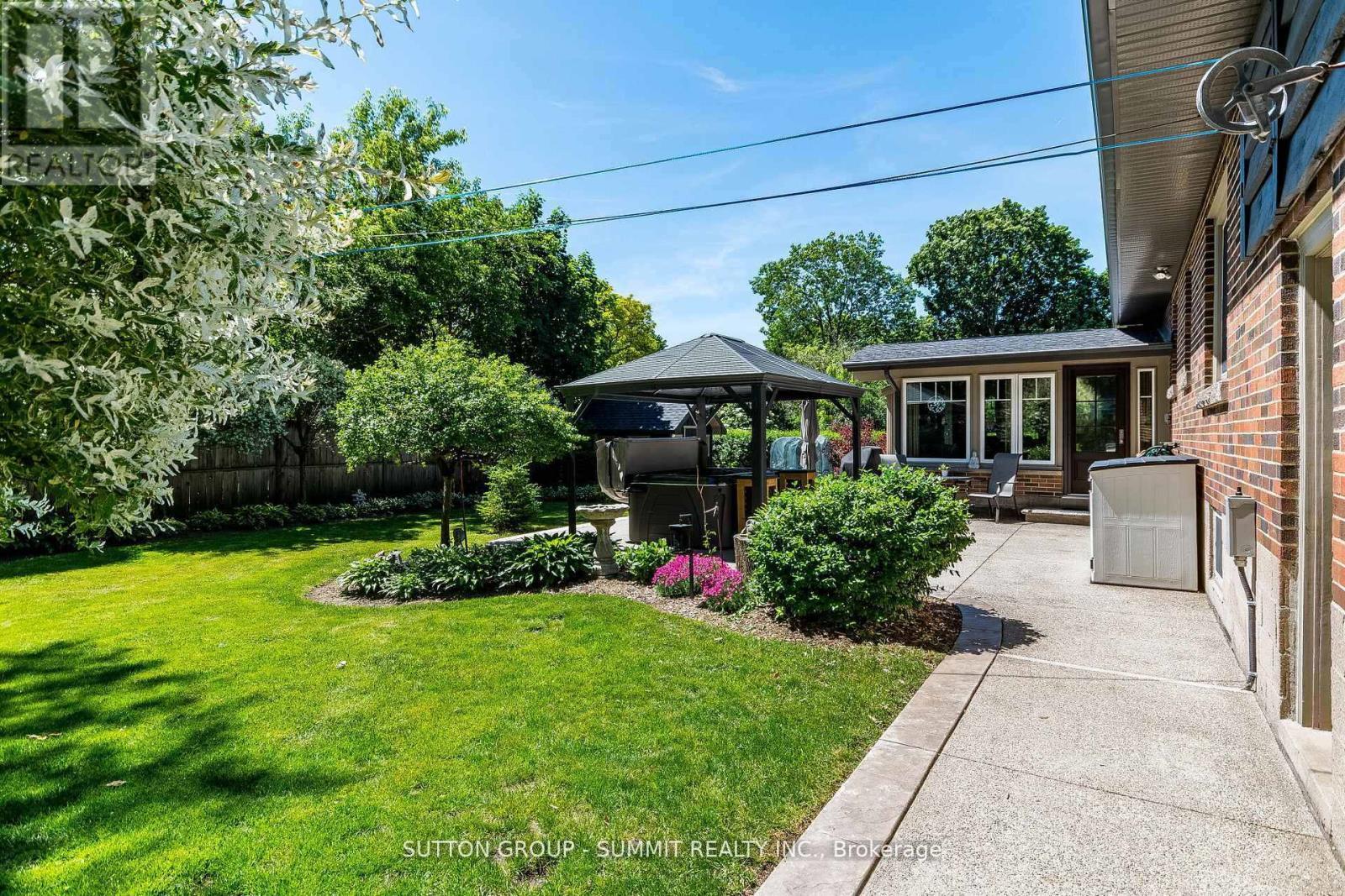 2084 Edinburgh Drive, Burlington, ON