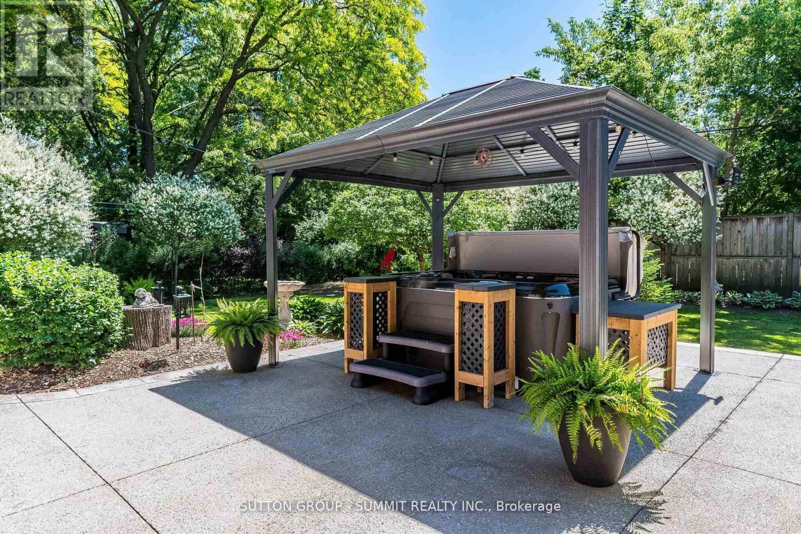 2084 Edinburgh Drive, Burlington, ON