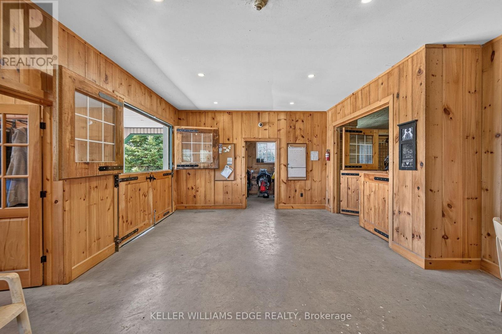 564 8Th Concession Road E, Hamilton, ON