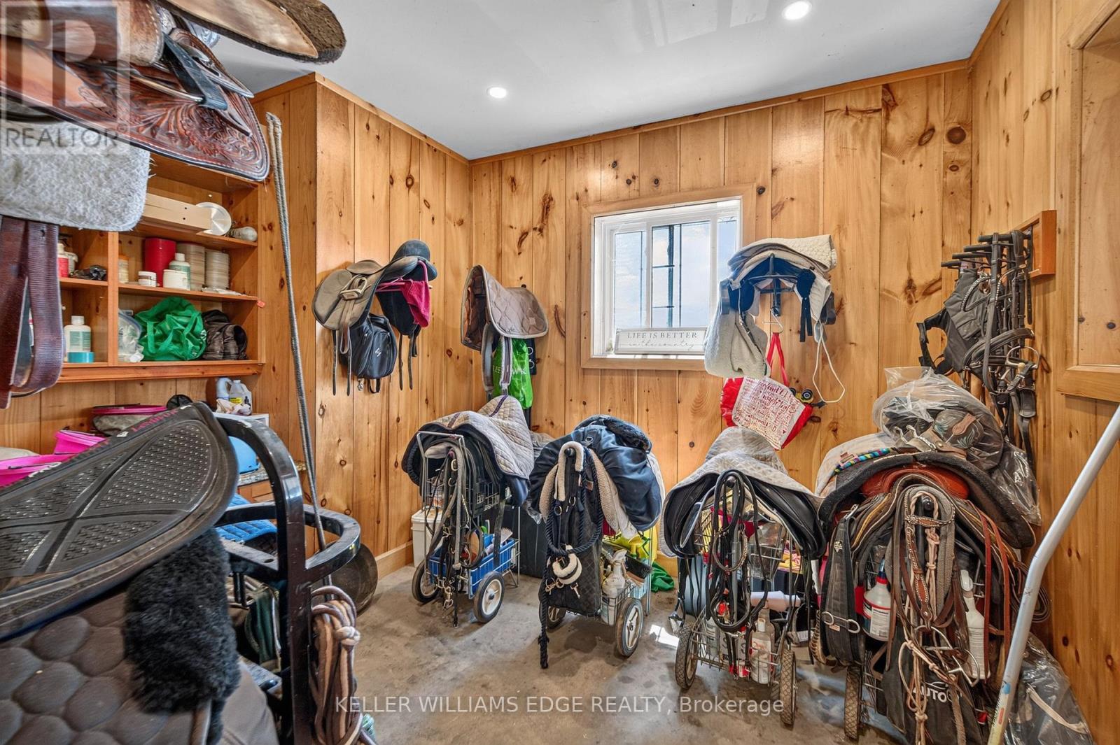 TACK ROOM - 564 8Th Concession Road E, Hamilton, ON
