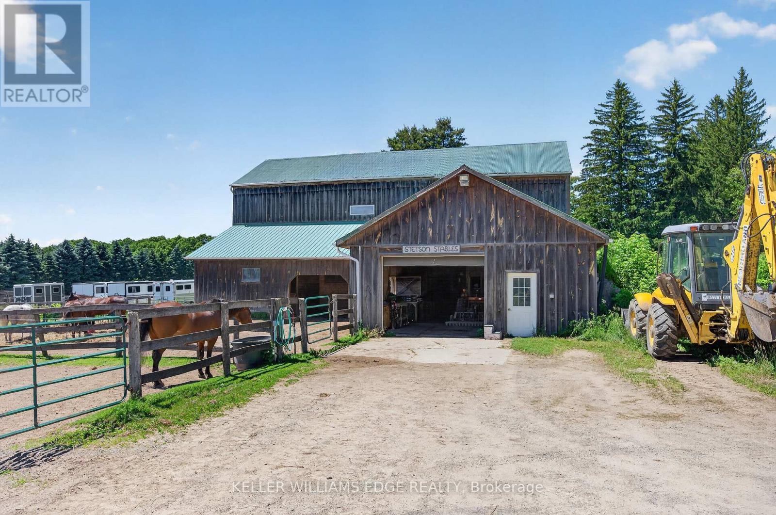 BARN - 564 8Th Concession Road E, Hamilton, ON