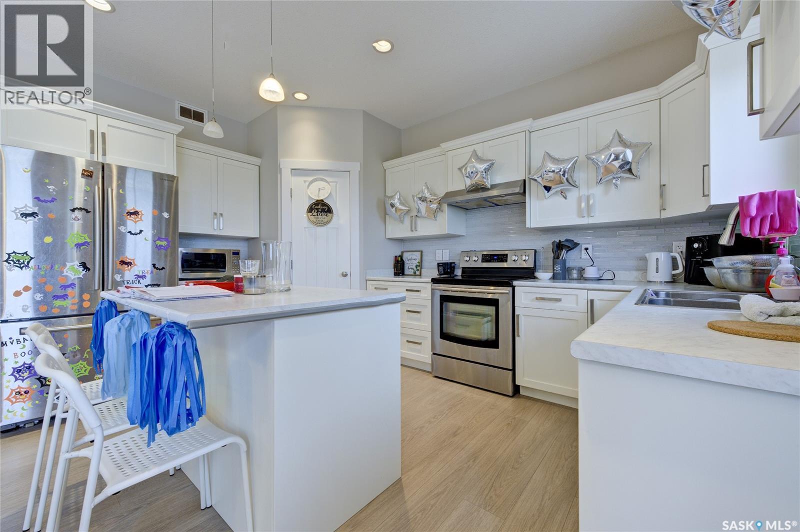 1063 Glacial Shores Common, Saskatoon, SK