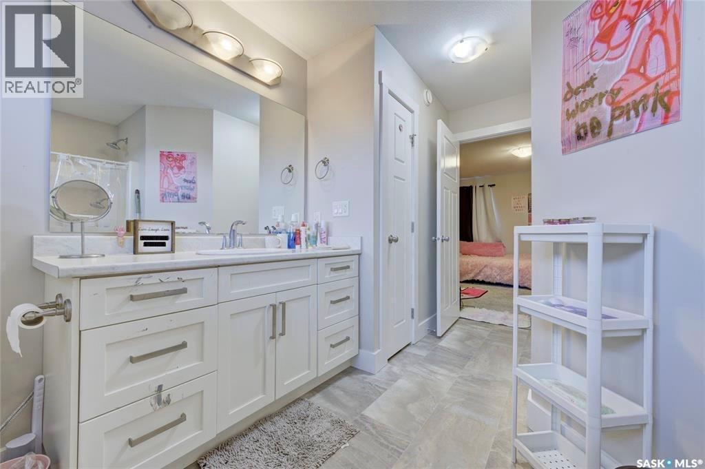 1063 Glacial Shores Common, Saskatoon, SK