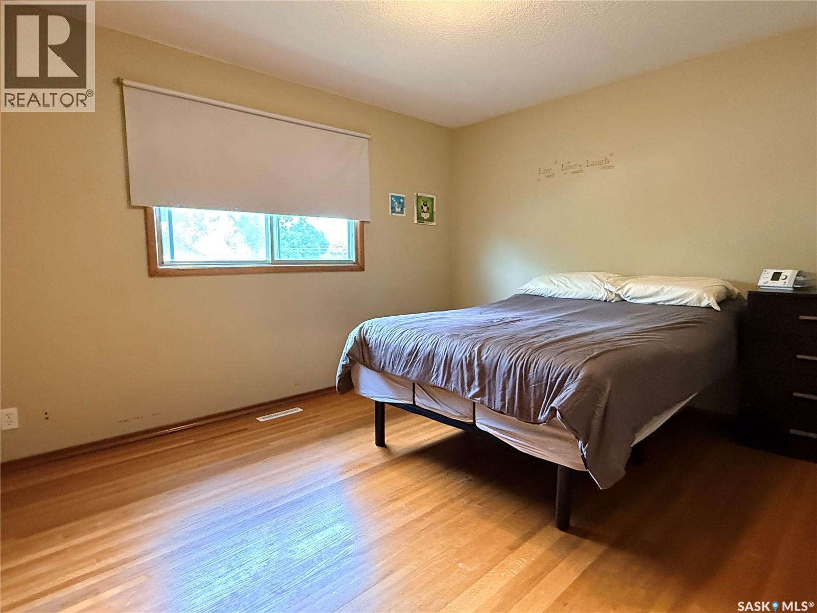 160 3Rd Avenue Se, Swift Current, SK