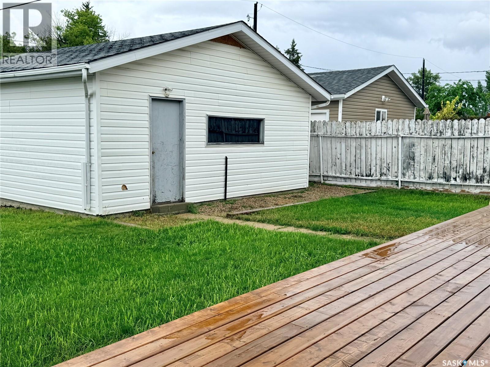 160 3Rd Avenue Se, Swift Current, SK