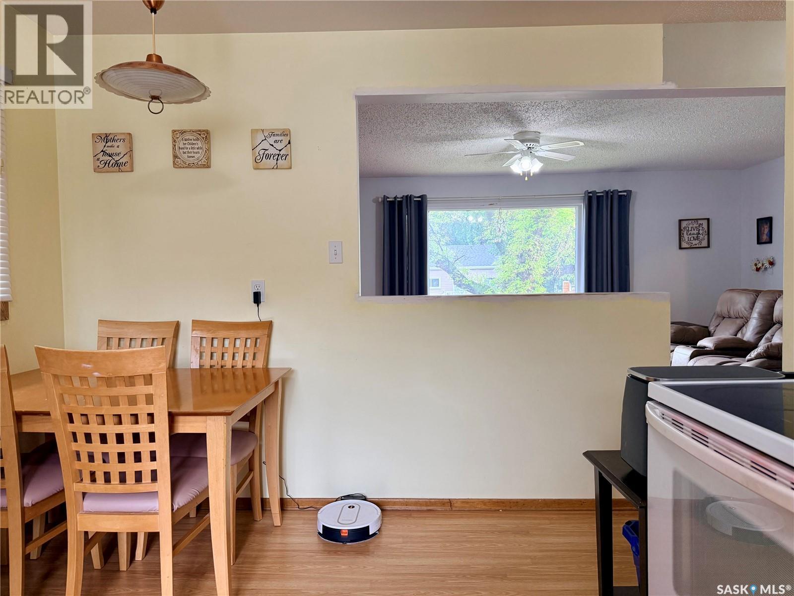160 3Rd Avenue Se, Swift Current, SK