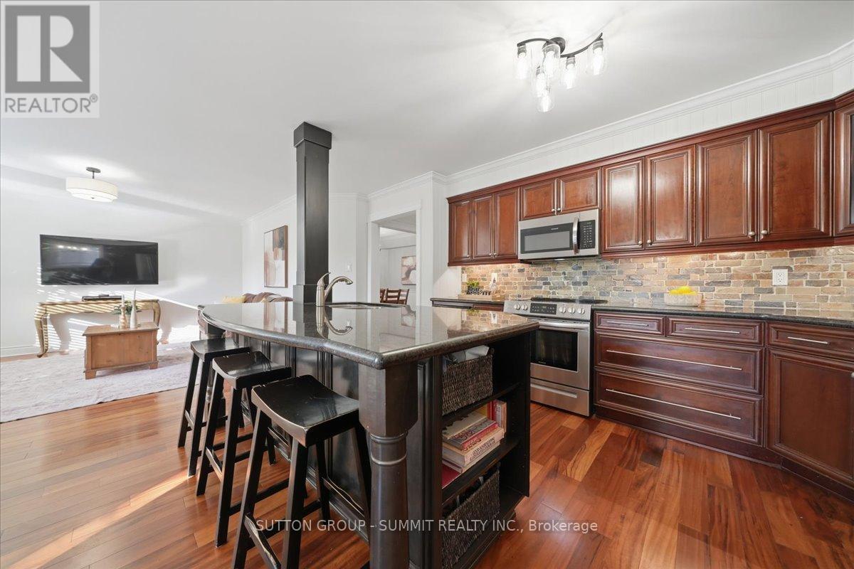 3967 Beacham Street, Mississauga, ON