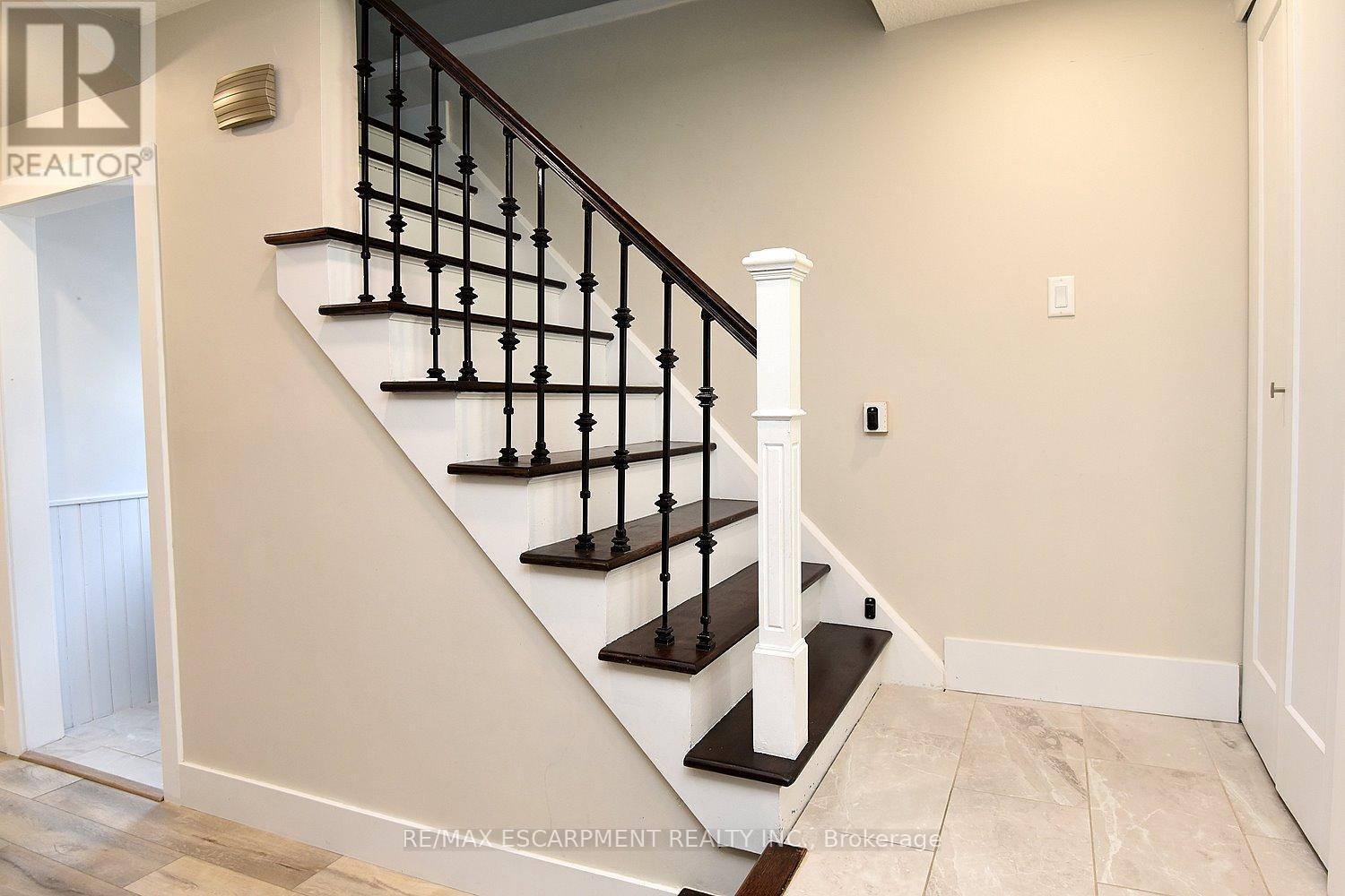 1091 Upper Wellington Street, Hamilton, ON
