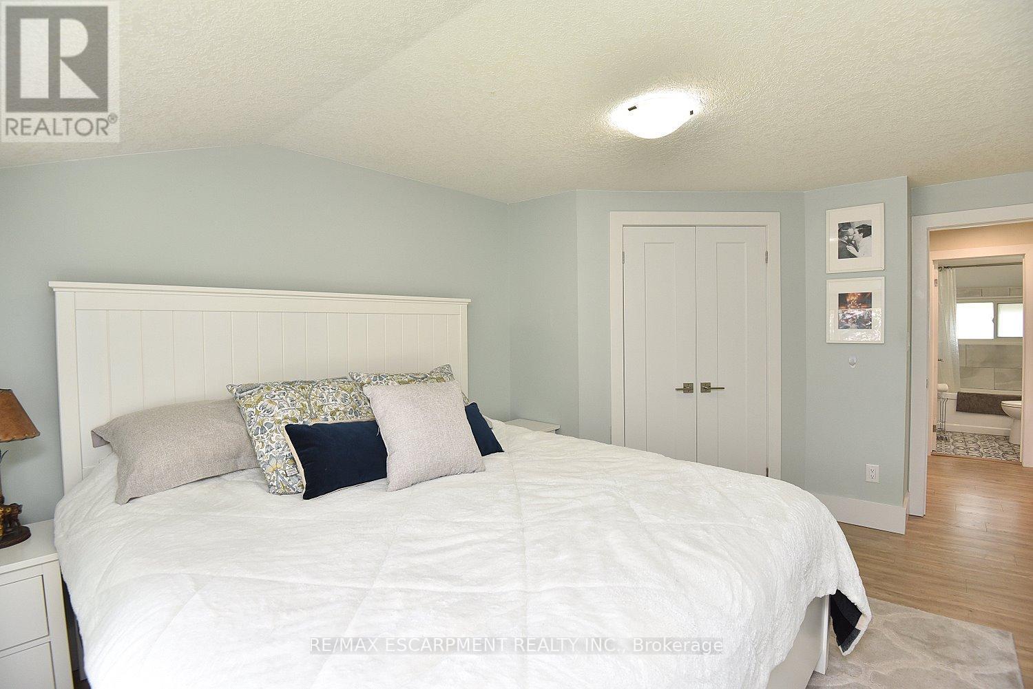 1091 Upper Wellington Street, Hamilton, ON