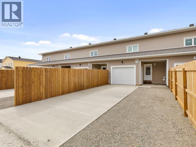 53 Wyvern Avenue, Whitehorse, YT - Outdoor