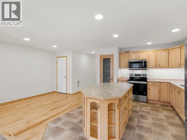 53 Wyvern Avenue, Whitehorse, YT - Indoor Photo Showing Kitchen
