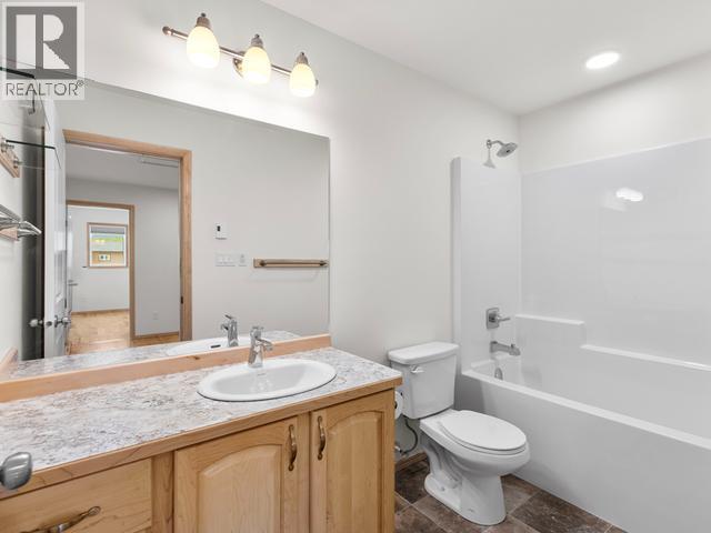 53 Wyvern Avenue, Whitehorse, YT - Indoor Photo Showing Bathroom