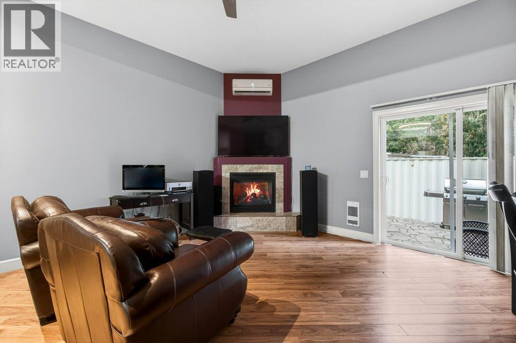 1 Wolfe Street, Sicamous, BC - Indoor Photo Showing Living Room With Fireplace