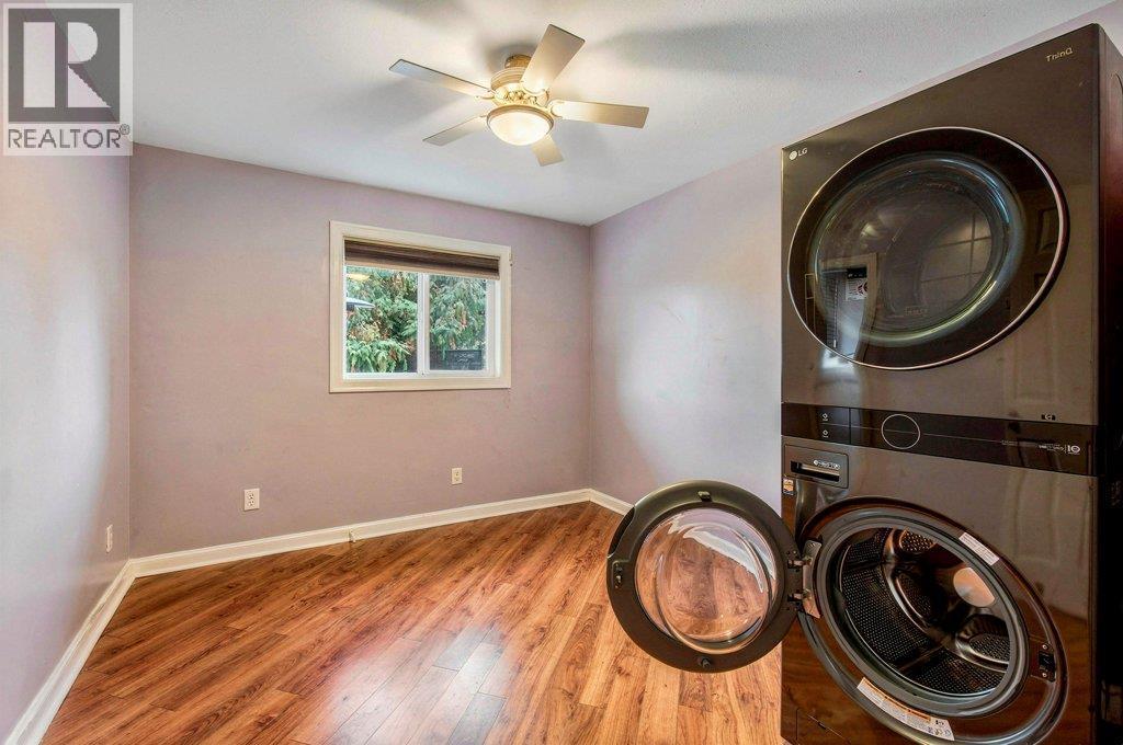1 Wolfe Street, Sicamous, BC - Indoor Photo Showing Laundry Room