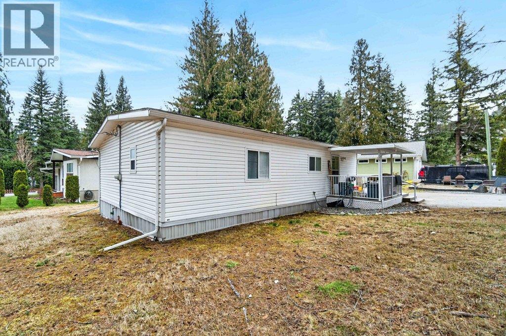 1 Wolfe Street, Sicamous, BC - Outdoor
