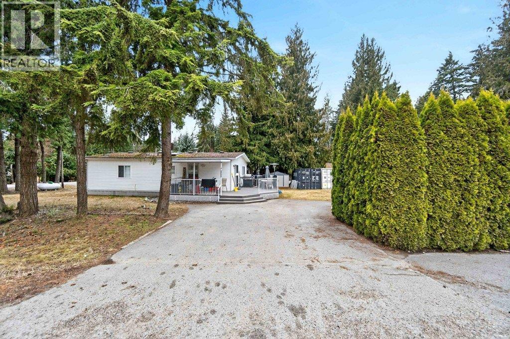 1 Wolfe Street, Sicamous, BC - Outdoor