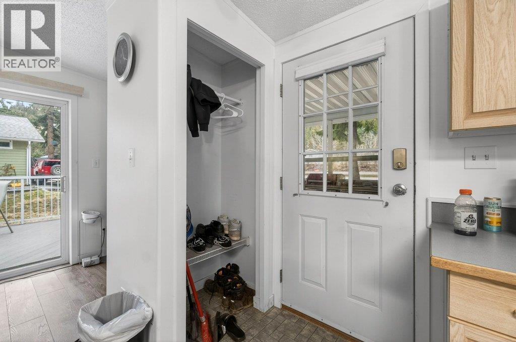 1 Wolfe Street, Sicamous, BC - Indoor Photo Showing Other Room