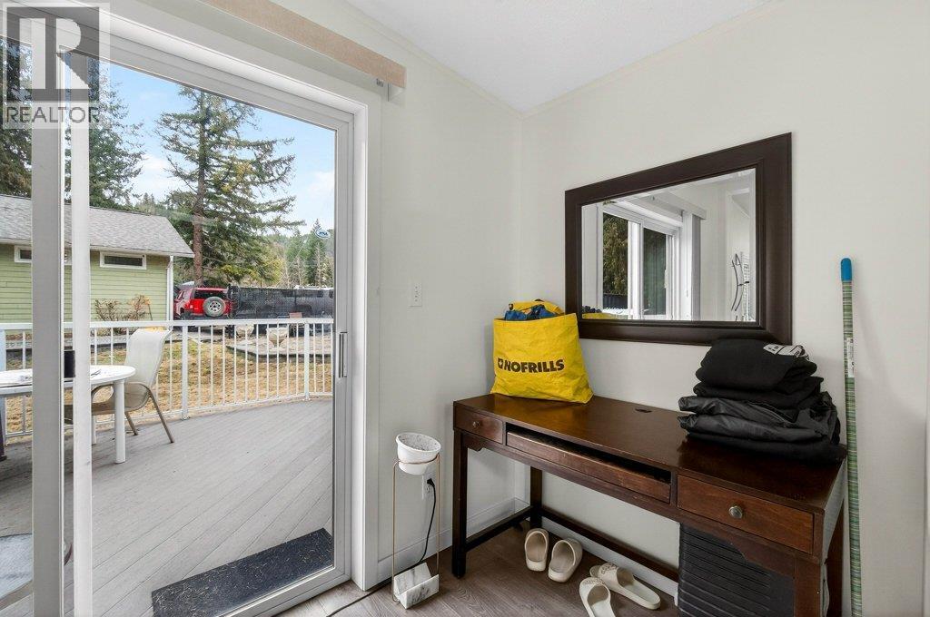 1 Wolfe Street, Sicamous, BC - Indoor