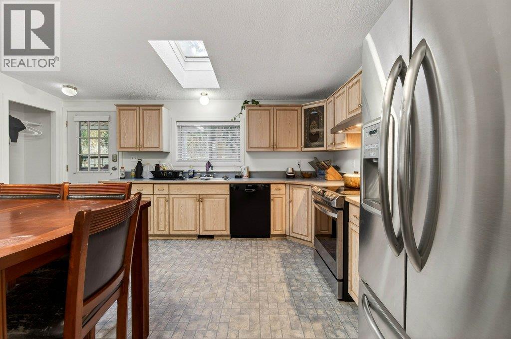 1 Wolfe Street, Sicamous, BC - Indoor Photo Showing Kitchen With Double Sink