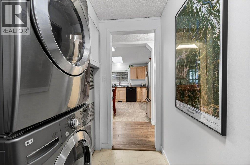 1 Wolfe Street, Sicamous, BC - Indoor Photo Showing Laundry Room