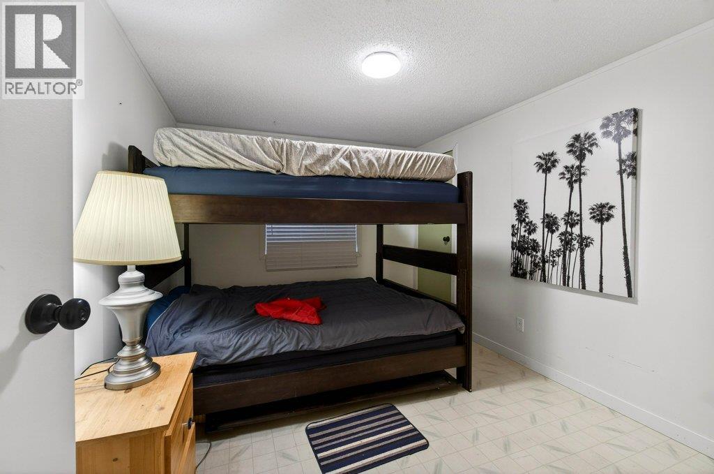 1 Wolfe Street, Sicamous, BC - Indoor Photo Showing Bedroom
