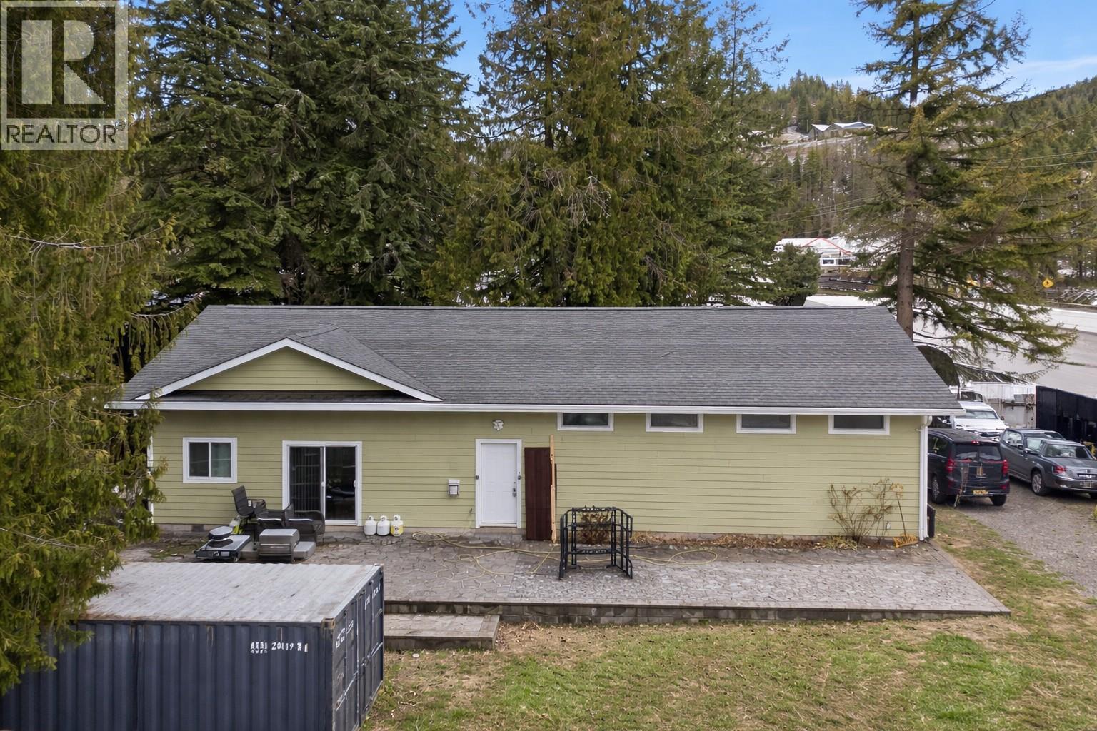 1 Wolfe Street, Sicamous, BC - Outdoor
