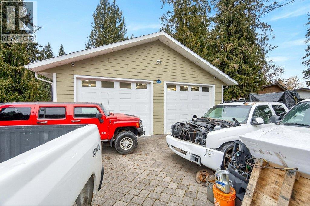 1 Wolfe Street, Sicamous, BC - Outdoor