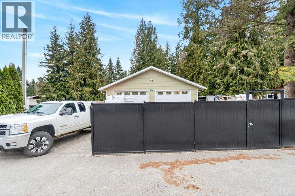 1 Wolfe Street, Sicamous, BC - Outdoor