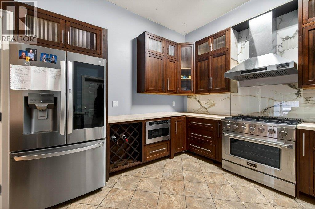 1 Wolfe Street, Sicamous, BC - Indoor Photo Showing Kitchen