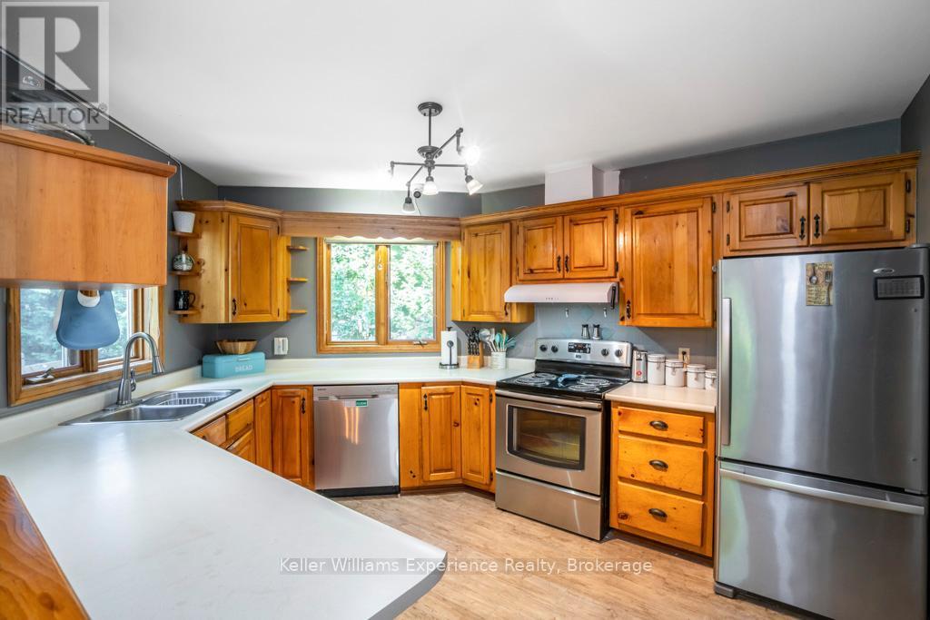14 Oneida Crescent, Tiny, ON