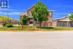 32 ORANGEBLOSSOM TRAIL Brampton, ON L6X 3B4
