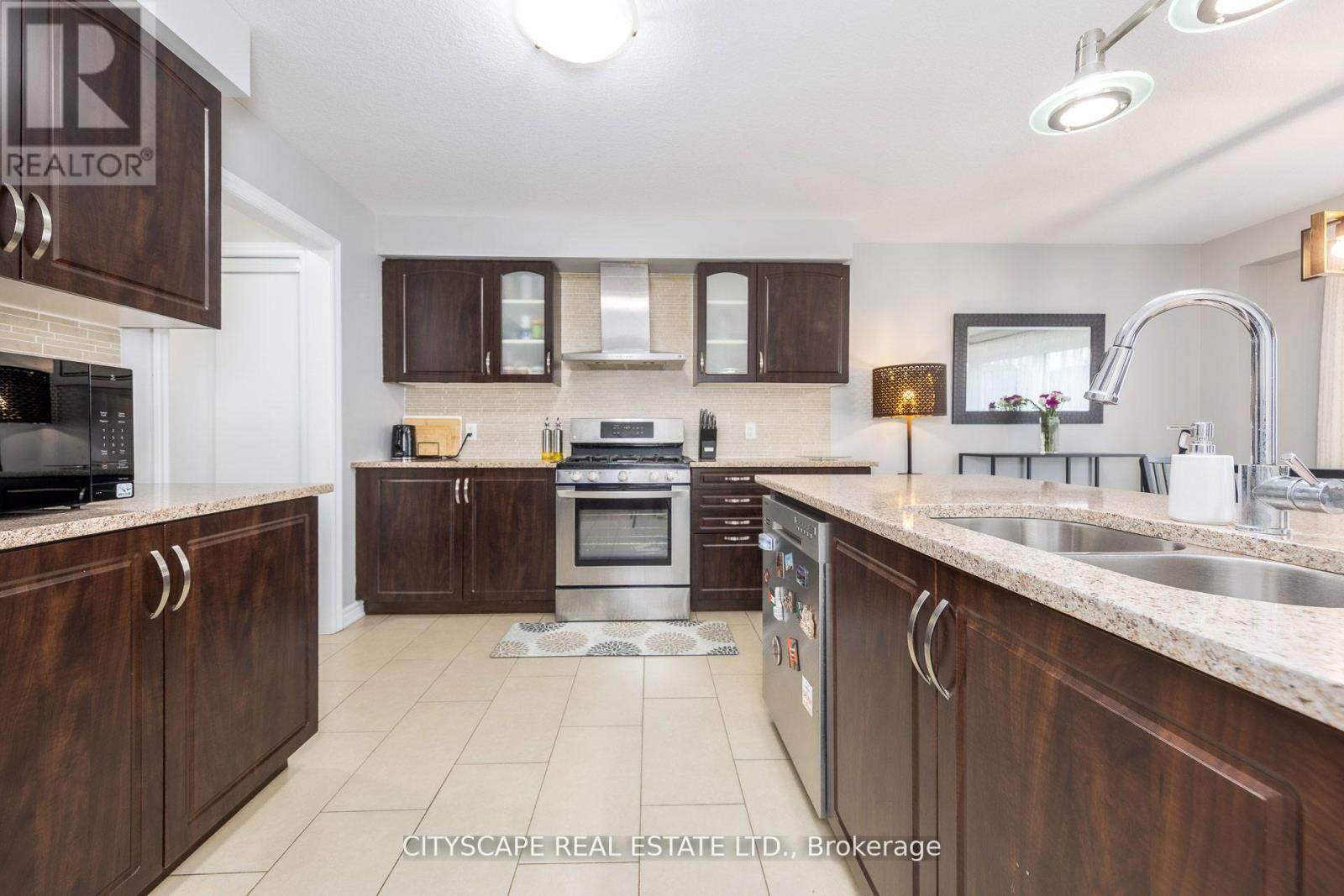 121 Crafter Crescent, Hamilton, ON