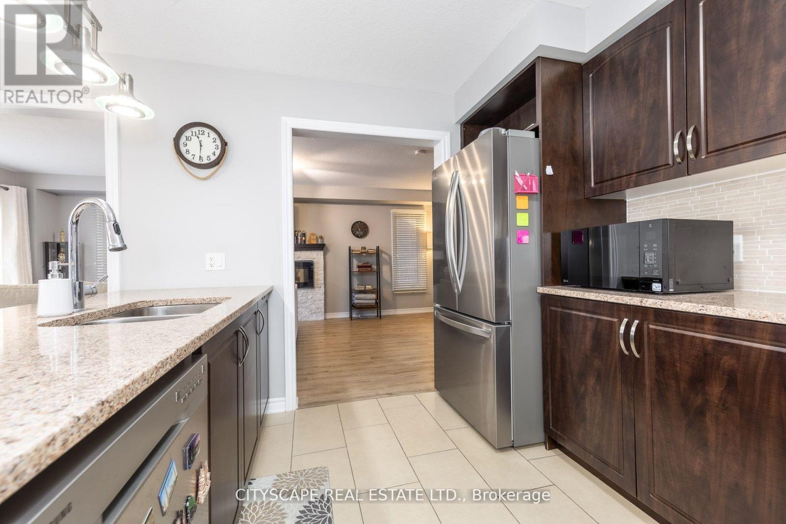 121 Crafter Crescent, Hamilton, ON