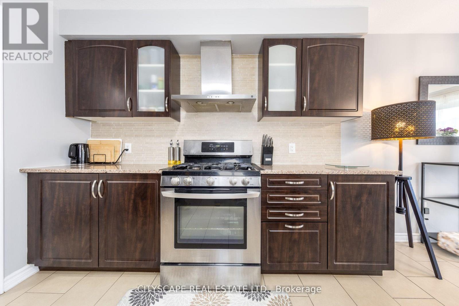 121 Crafter Crescent, Hamilton, ON