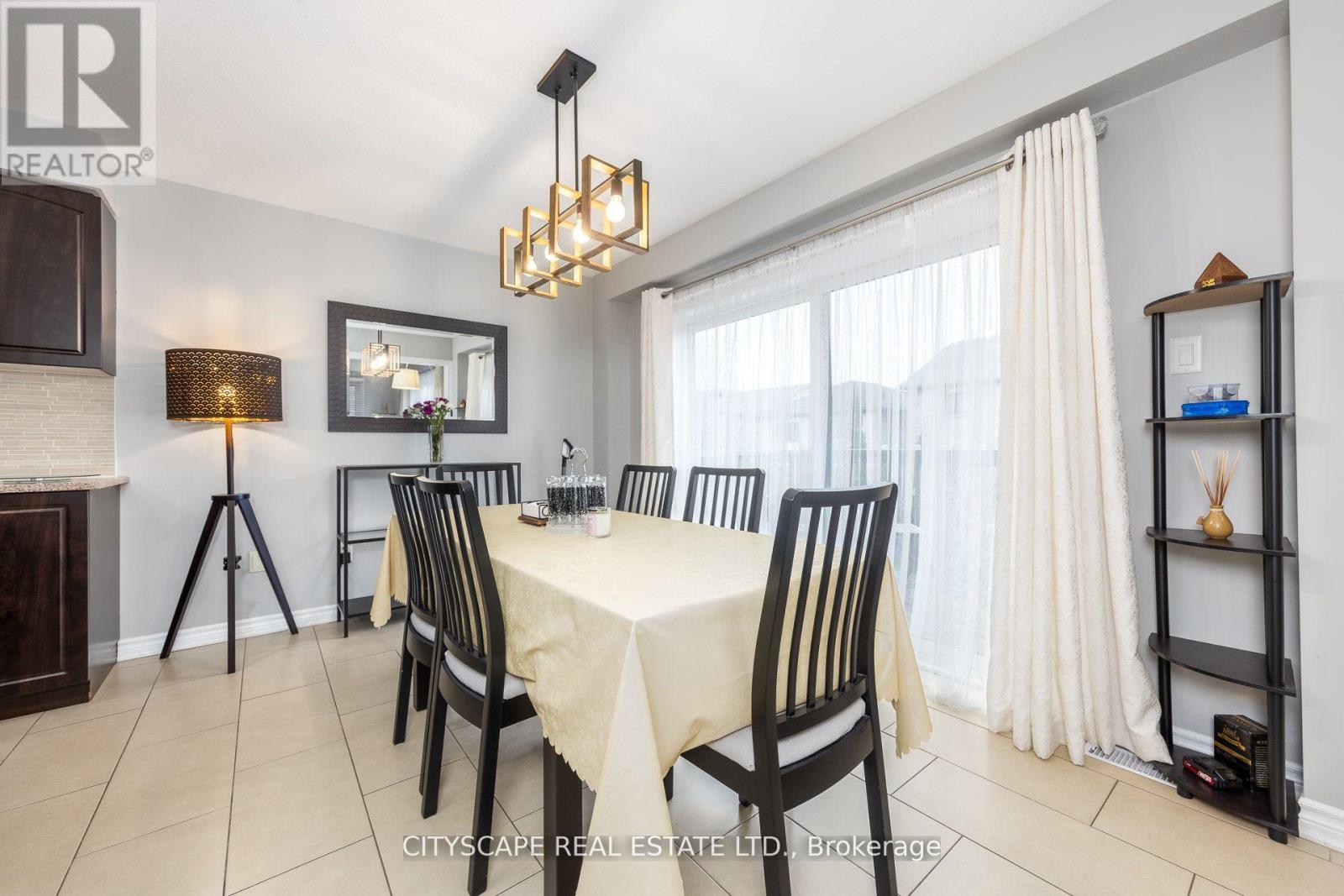 121 Crafter Crescent, Hamilton, ON