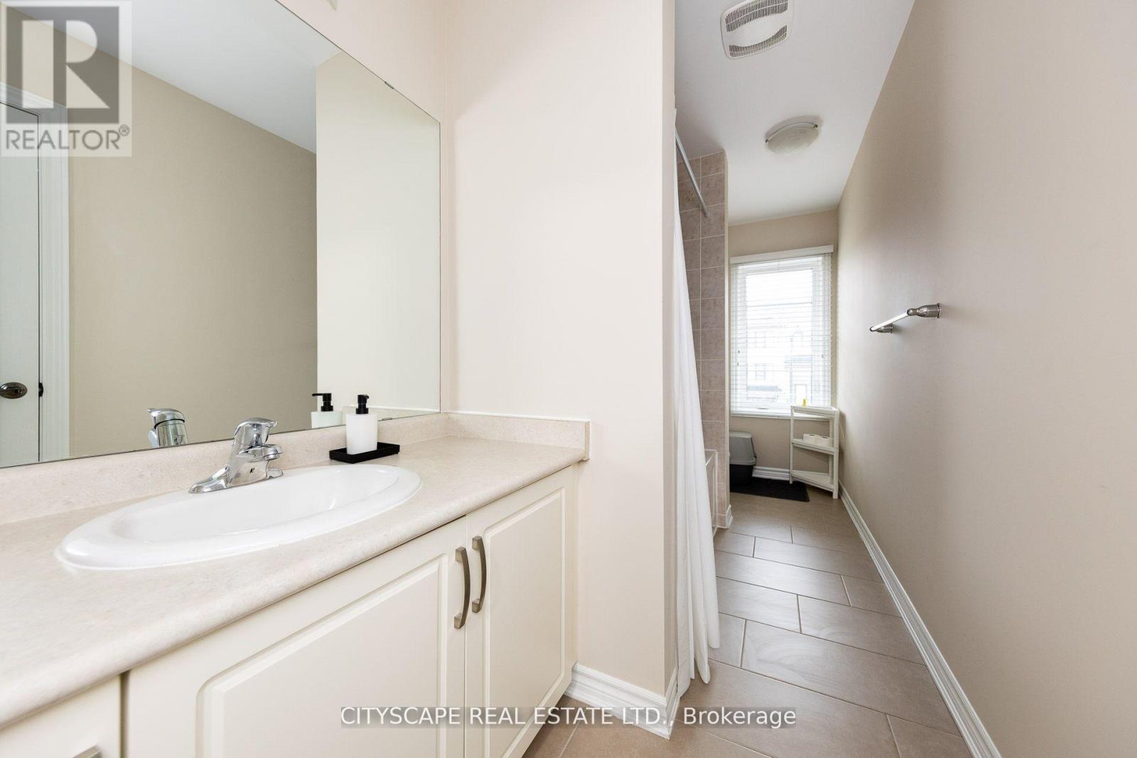 121 Crafter Crescent, Hamilton, ON