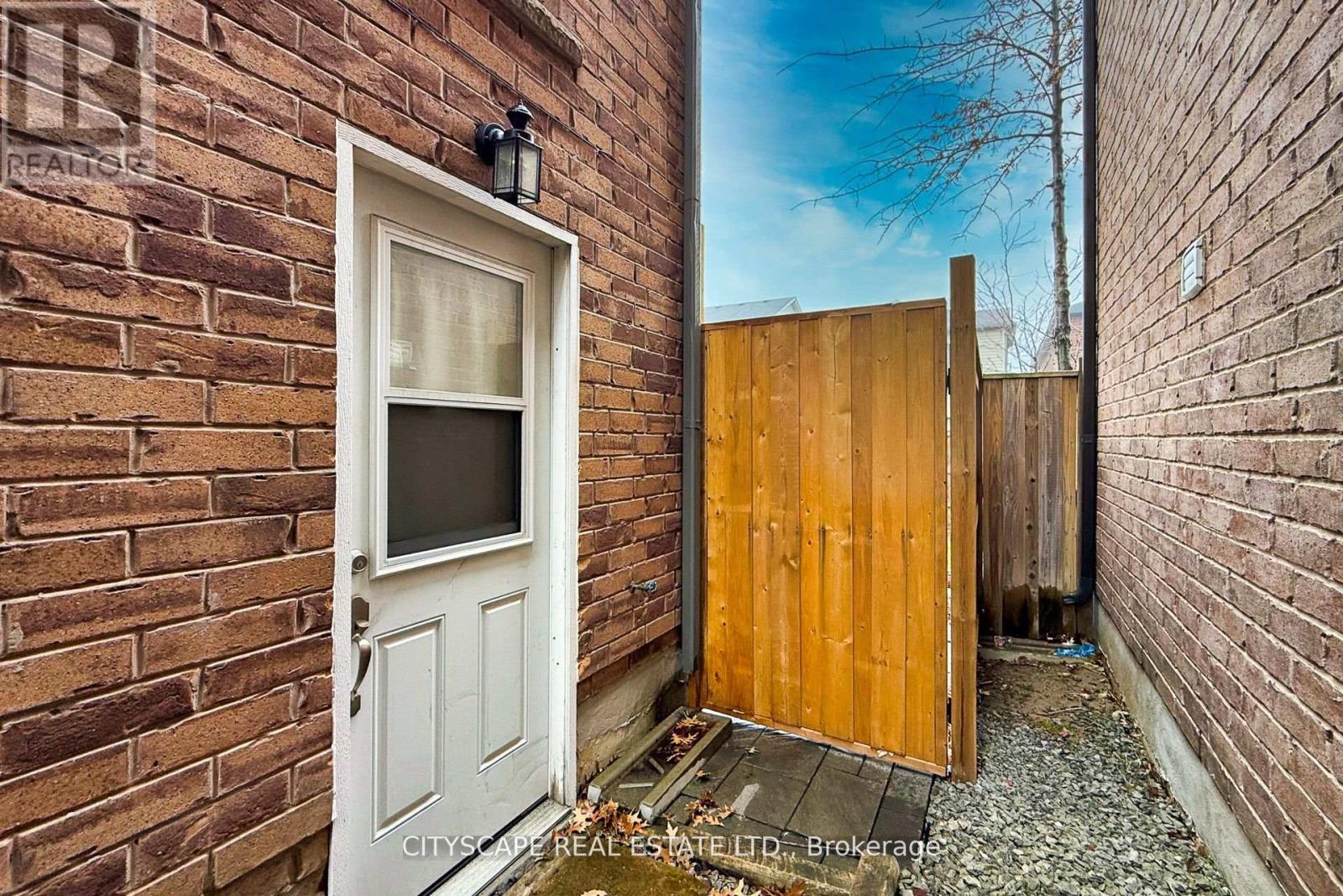 121 Crafter Crescent, Hamilton, ON