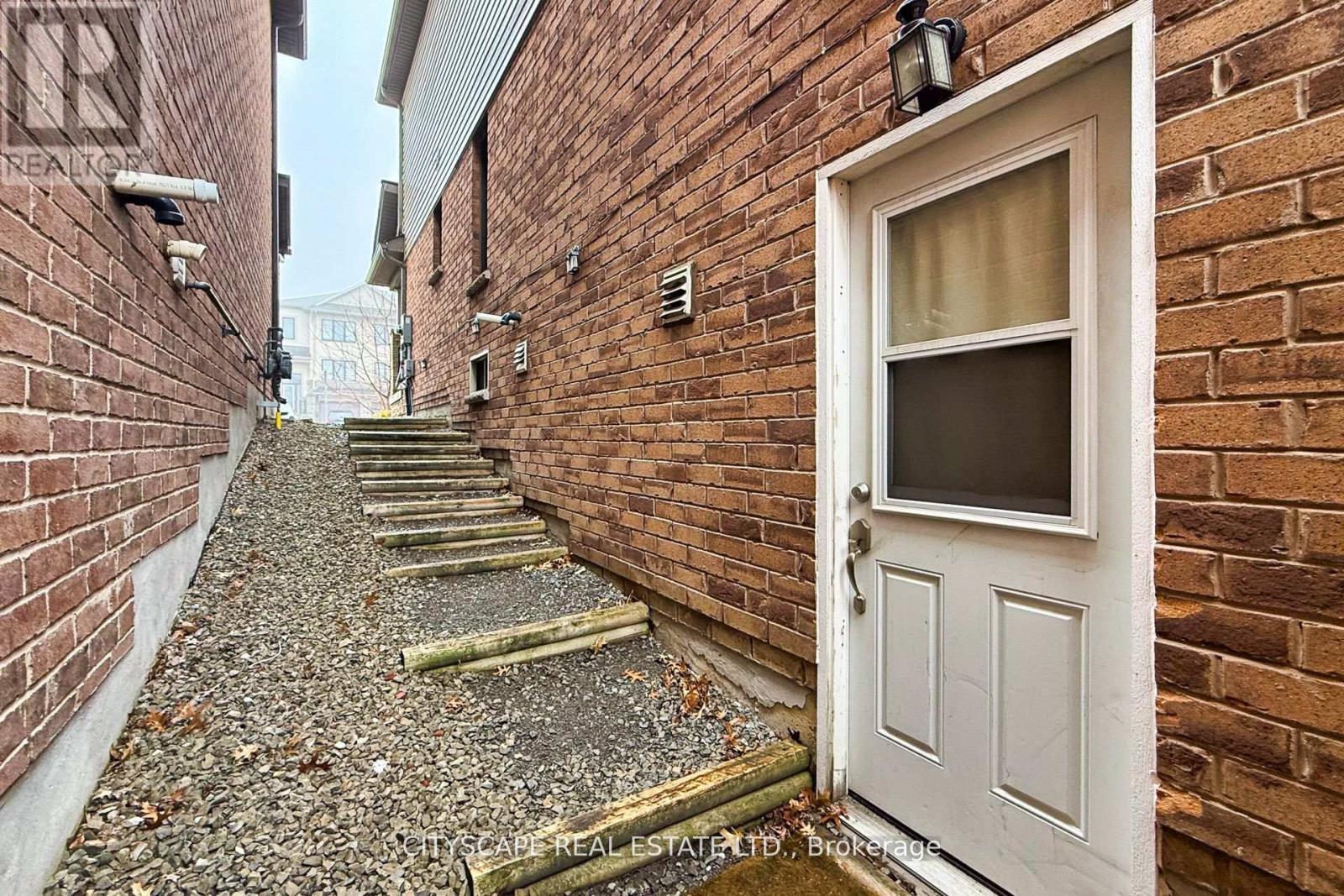 121 Crafter Crescent, Hamilton, ON