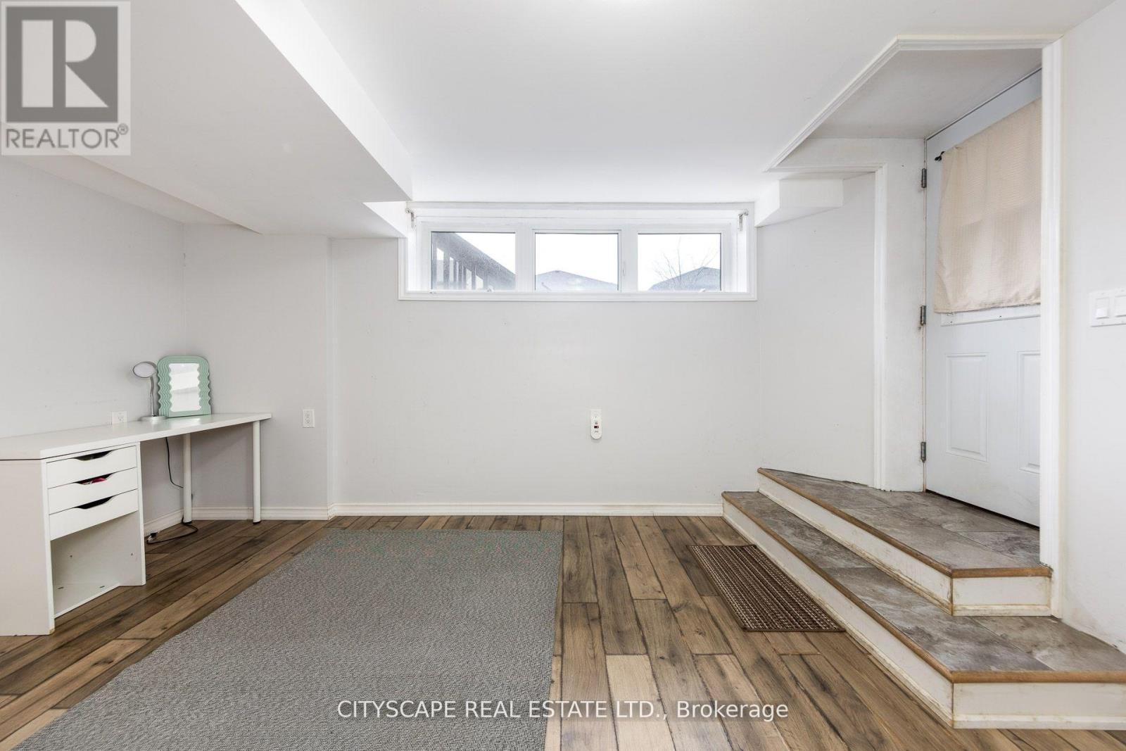 121 Crafter Crescent, Hamilton, ON
