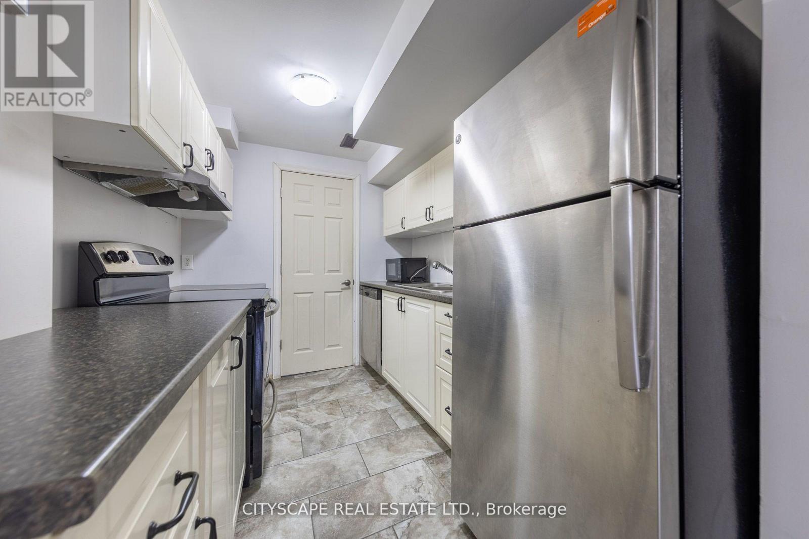 121 Crafter Crescent, Hamilton, ON