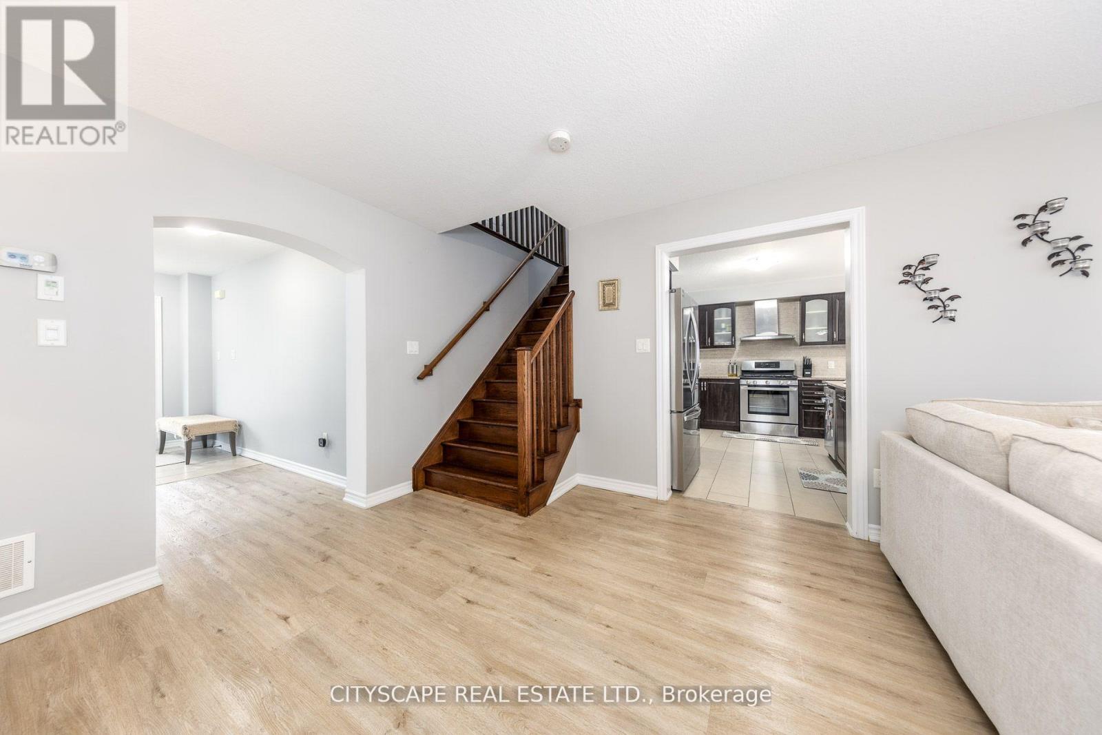 121 Crafter Crescent, Hamilton, ON
